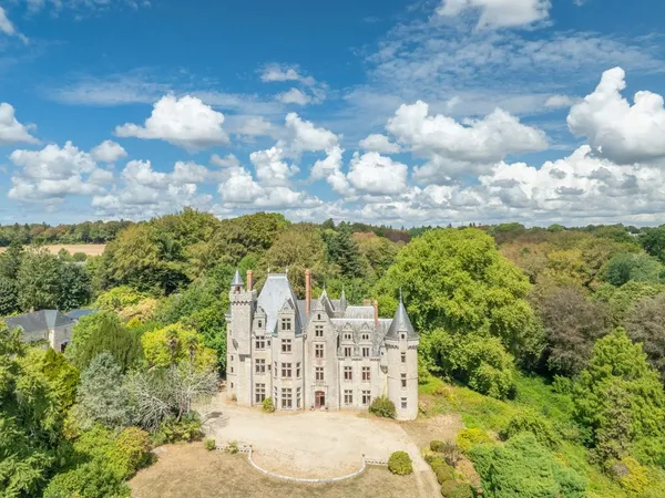 Maison individuelle 20 pièces 900 m²