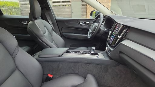 Volvo XC60 T6 Recharge 2.0 Ti 253 Plug in Hybrid 145 AWD Geartronic8 - Plus Style Dark – 2024 – 42063 km – Hybride rechargeable – Boîte Automatique — photo 51