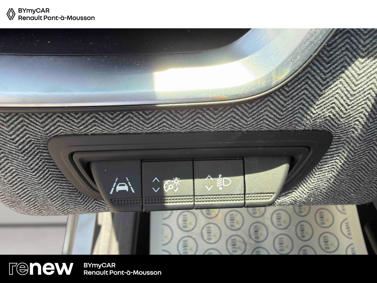 Renault Clio E-Tech full hybrid 145 — photo 18