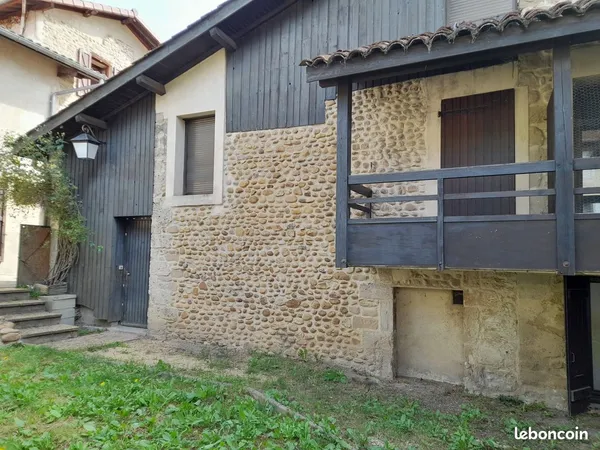Appartement communal T4 en duplex avec jardin