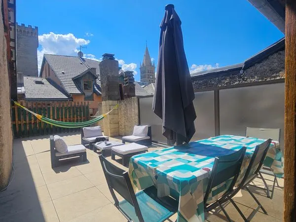 Local 5 pièces 184 m²