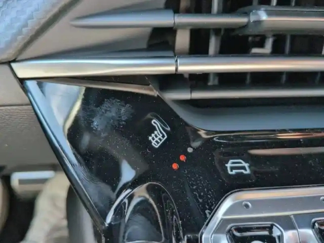 Peugeot 2008 hybrid 145 e-dcs6 — photo 20