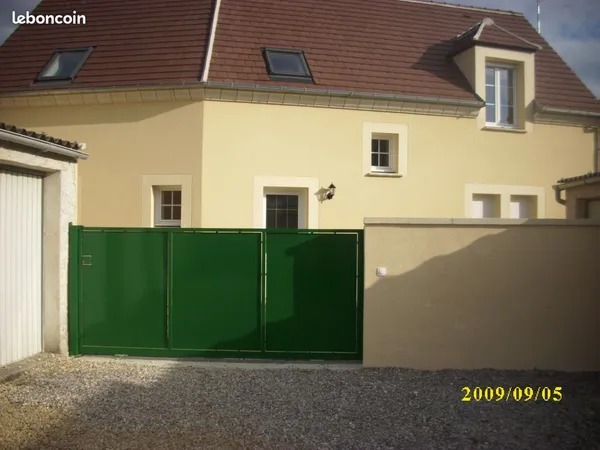 VEMARS Derrière Roissy, Maison F5, Clôturée, Garage, Parking, Jardin sur 2 niveaux