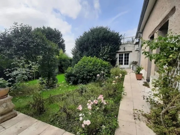 Maison 6 pièces 220 m²