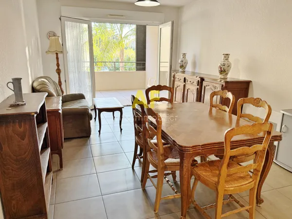 FREJUS APPARTEMENT 3 PIÈCES AVEC TERRASSE ET GARAGE RÉSI