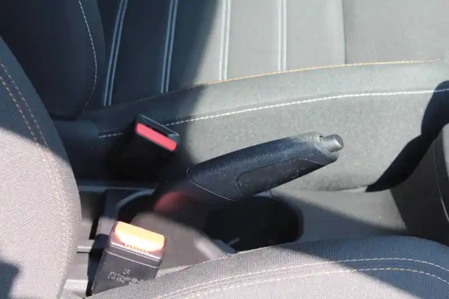 Dacia Sandero eco-g 100 — photo 4