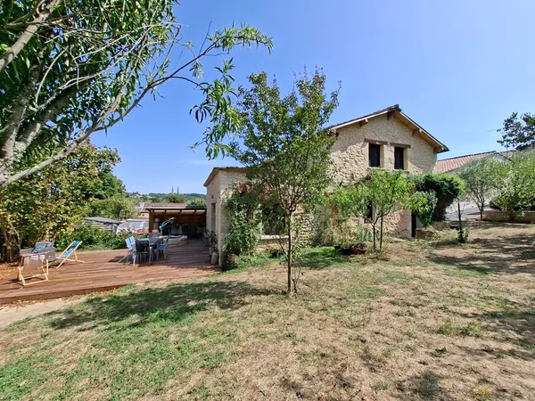 MAISON EN PIERRE DE CHARME 1545 m² 4 CHAMBRES