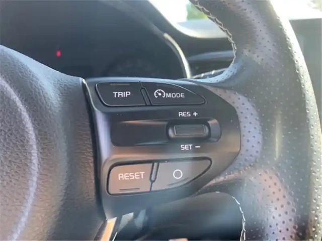 Kia Stonic 1.0 t-gdi 120 ch isg bvm6 — photo 13