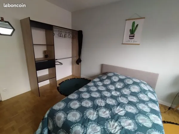 Chambre meublée 13m² en colocation - au calme