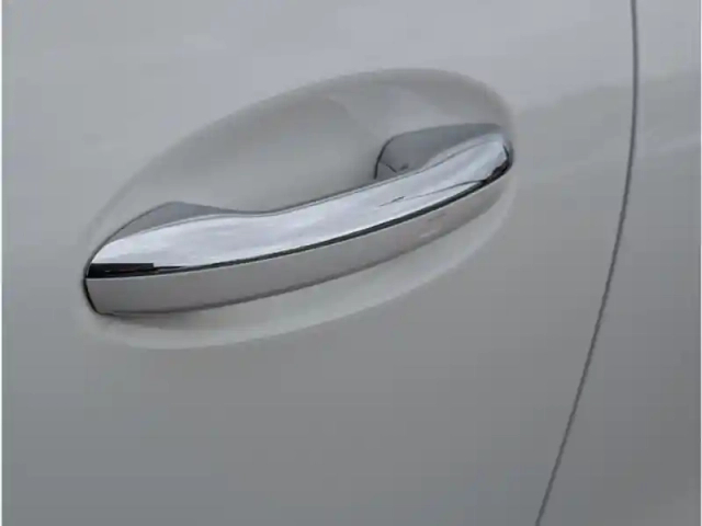 Mercedes Glc 300 e  hybrid eq 4matic — photo 20