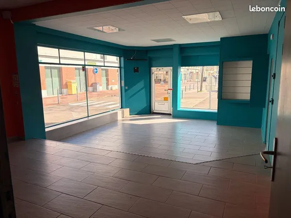 Local commercial 60m2 Place Giraud