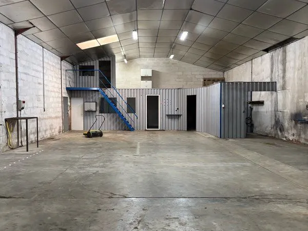 Local d'activité / Atelier Artisan 500 m² équipé - Secteur Cadillac / Langon