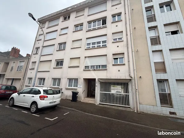 Parking/box 15 m² LA ROCHE SUR YON