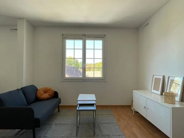 Grand studio lumineux et équipé