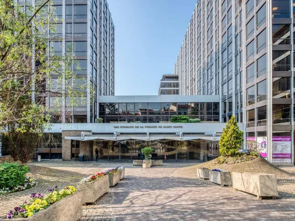 Bureau 186 m²