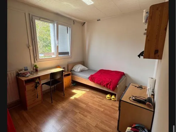 Chambre disponible dans une colocation à Cergy-Préfecture