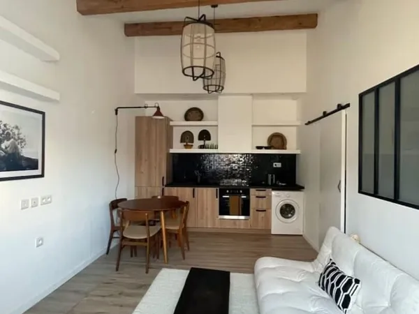 Appartement à louer 850 EUR par mois à Marseille 2 (13)