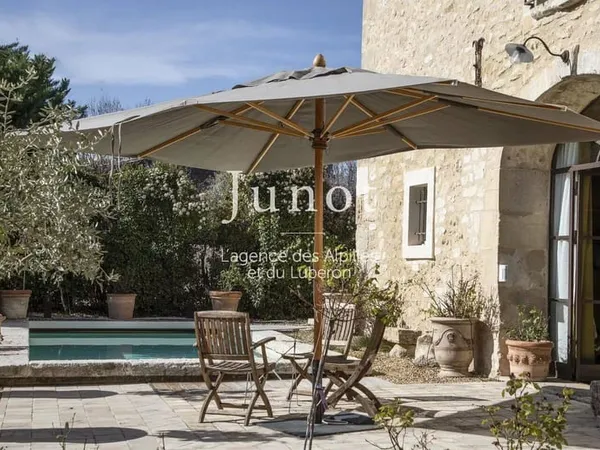 Maison 12 pièces 400 m²