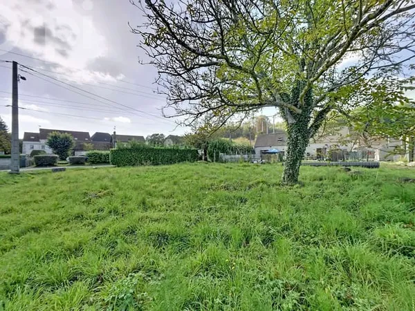 Terrain 614 m²