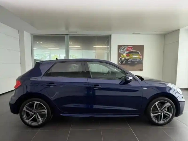 Audi A1 sportback 30 tfsi 116ch s line s tronic 7 — photo 4