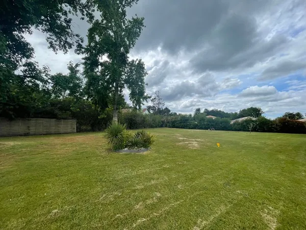 Terrain 916 m²