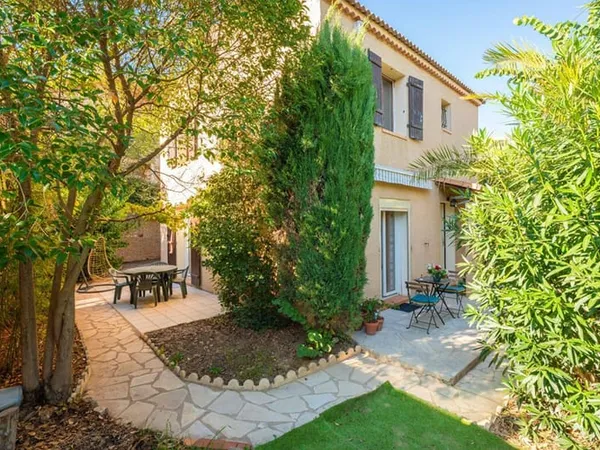 Maison 104 m2 avec 4 chambres et jardin Marseille 13ème