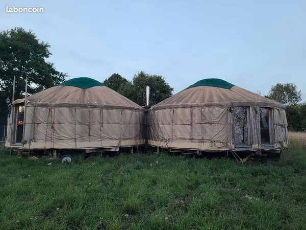 Double yourte 2x38m²