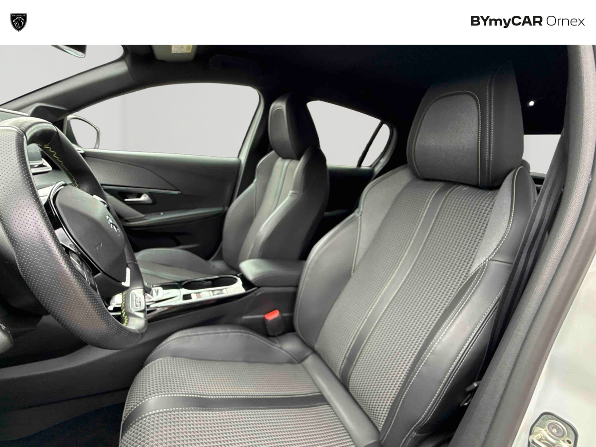 Peugeot 208 PureTech 100 S&amp;S EAT8 — photo 11