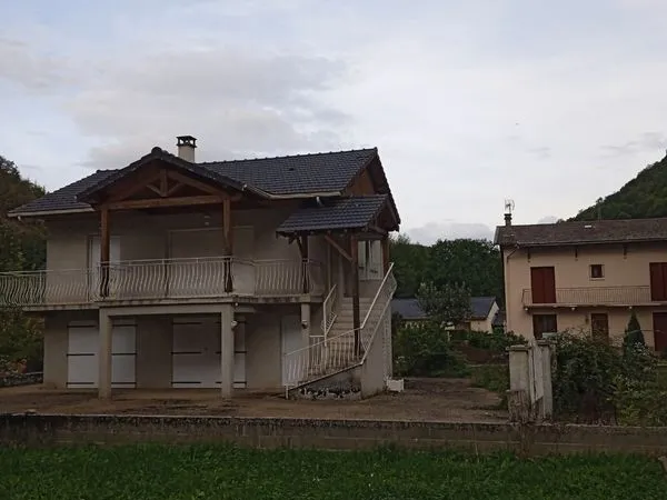 Maison a orgeix recente