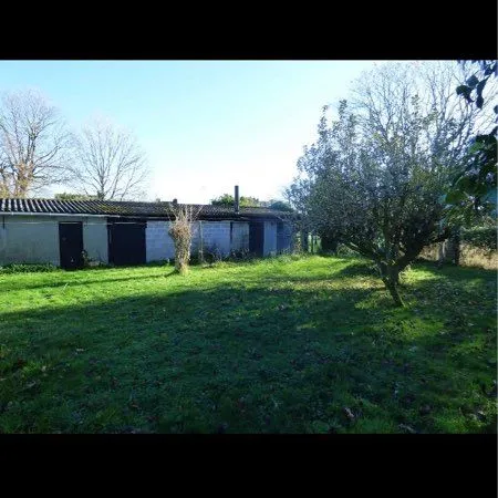 Terrain constructible 400 m² - Centre bourg Tourc'h