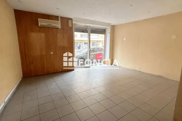 Local commercial 2 pièces 42 m²
