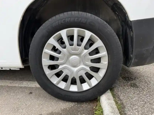 Toyota Proace city medium 100 d-4d business rc21 — photo 7