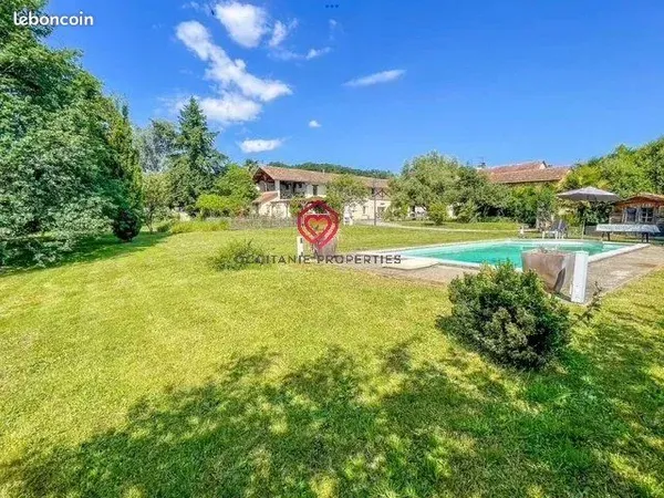 Appartement 9 pièces 318 m²