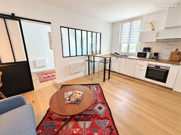 BIEN RARE - T2 rénové de 32m² à deux pas du Marché Central - La Rochelle (17000)