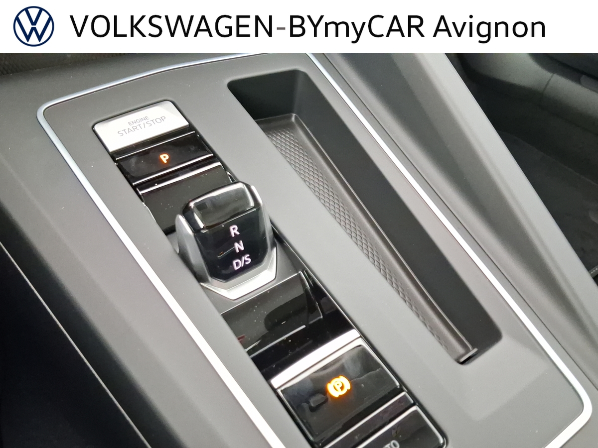 Volkswagen Golf 1.5 eHybrid 204 DSG6 — photo 28