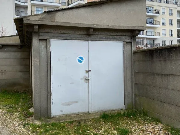Location parking box