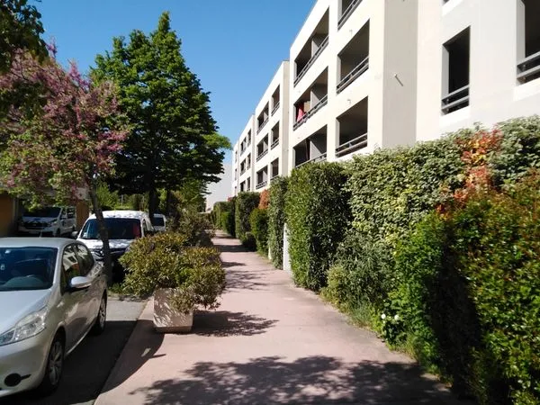T3 très lumineux, proche centre Monteux
