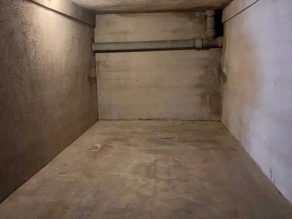 Garage 13005