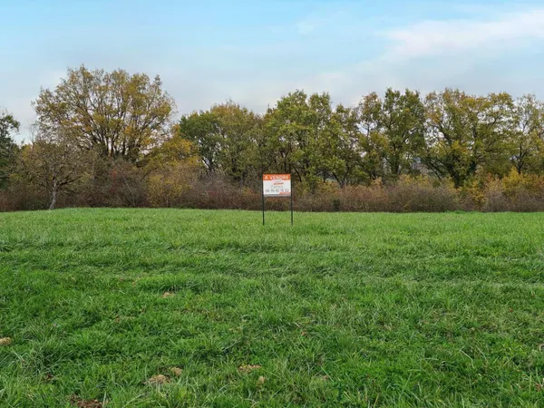 Terrain constructible plat - 1426 m² - Châtres