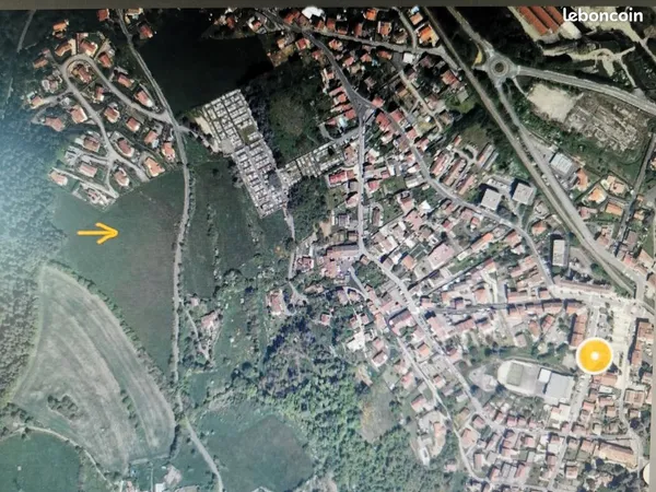 À louer parcelle d'environ 7000m2 à fraises (42)