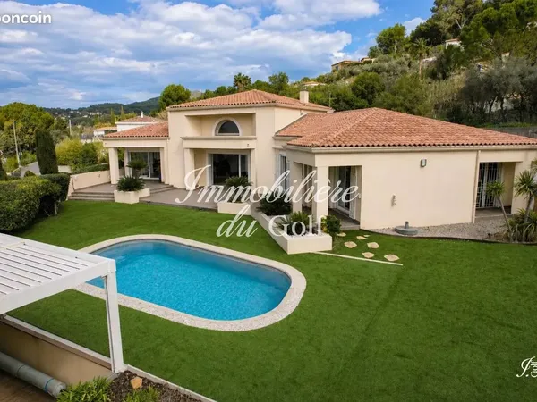 Villa 6 pièces 232 m²