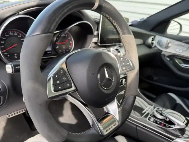 Mercedes Classe C 63 s amg — photo 13