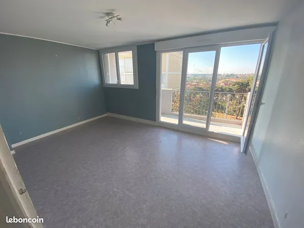 Vends appartement 58 M2 / Deuxième étage dans résidence