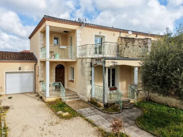 Maison de ville 3 chambres avec jardin et terrasses au coeur de Souillac