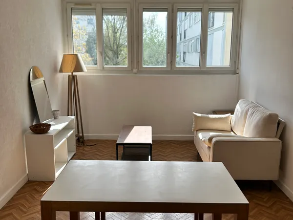 Loue chambre en colocation dans appartement