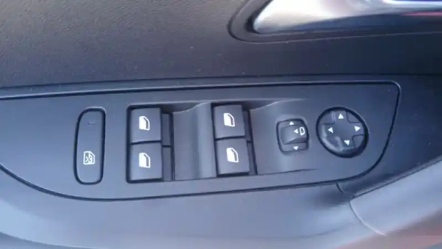 Peugeot 2008 puretech 130 s&amp;s eat8 — photo 68