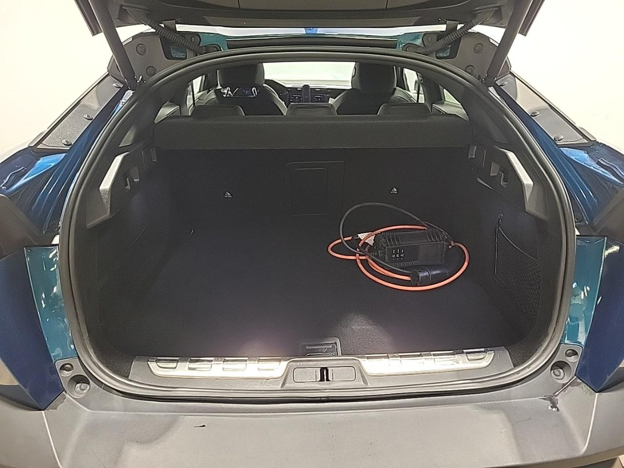 Peugeot 408 phev 225 e-eat8 gt — photo 14