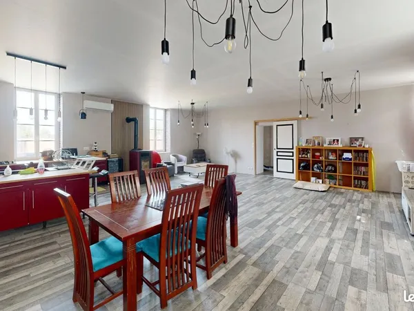 Maison 5 pièces 220 m²