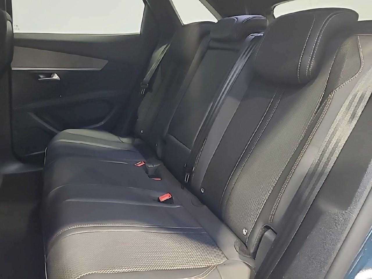Peugeot 3008 puretech 130ch s&s eat8 gt — photo 13