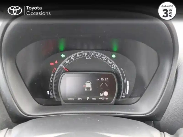 Toyota Aygo x 1.0 vvt-i 72ch dynamic s-cvt — photo 14